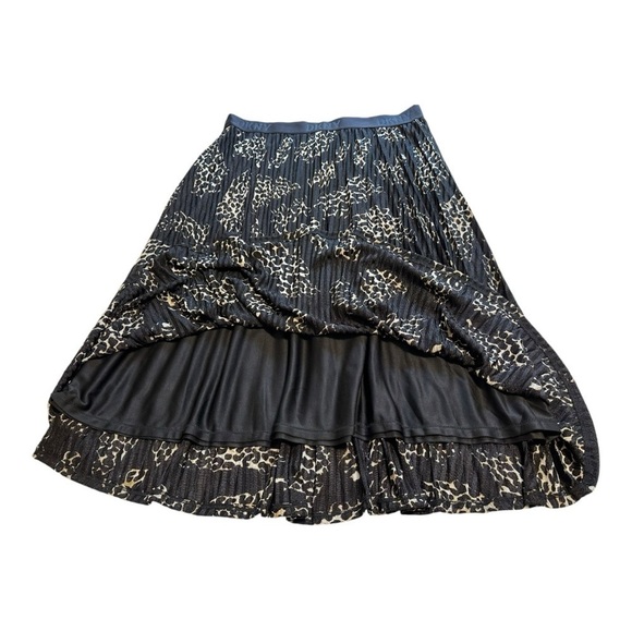 DKNY Animal Print Pleated Pull-On Skirt  - Size Large - Picture 4 of 11